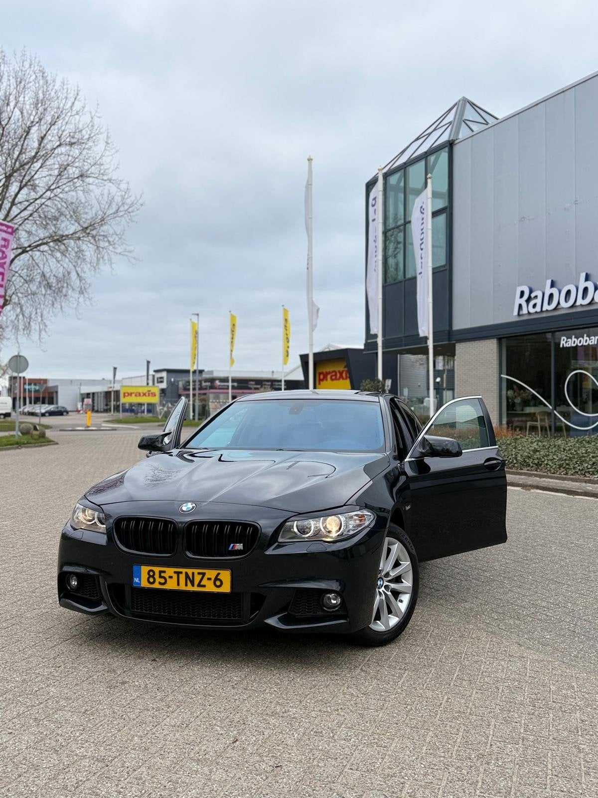 BMW 5-Serie 520i 184pk Aut. 2012 Zwart, Auto's, Achterwielaandrijving, 4 cilinders, 2000 kg, Zwart