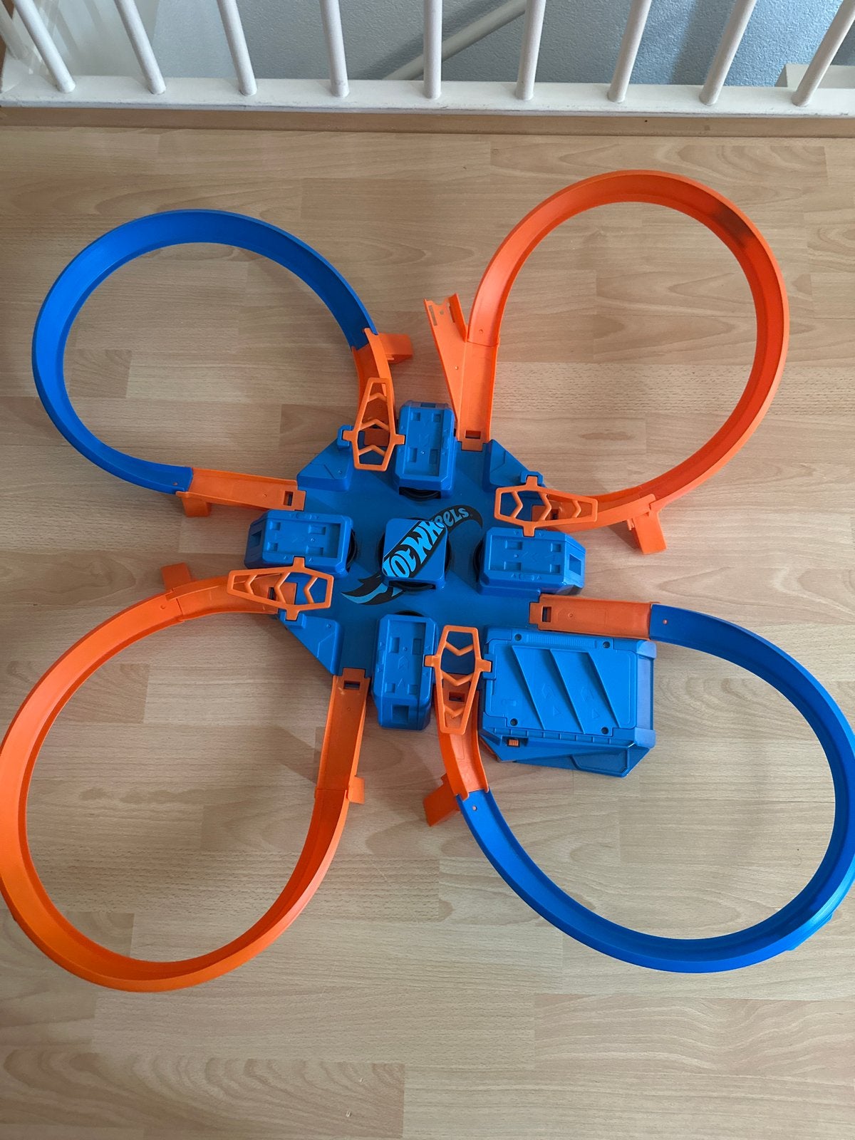 Hotwheels Stuntbaan - Actie en Plezier Gegarandeerd!, Ophalen, Zo goed als nieuw
