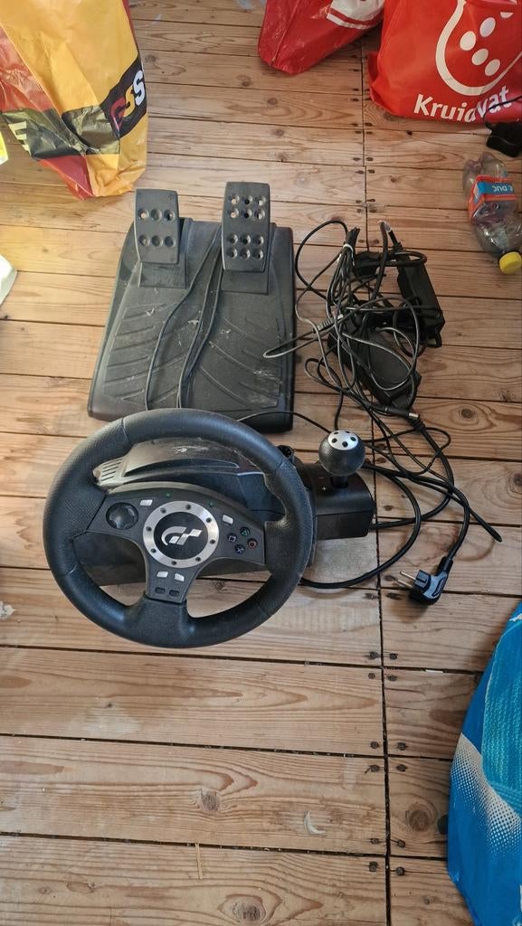 Logitech Forcefeedback Racestuur met Pedalen en Shifter!, Ophalen, Gebruikt, 1 speler, Racen en Vliegen