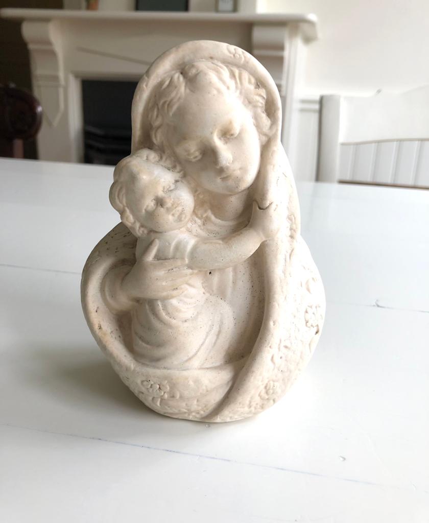 Mooi brocante gips Maria met kind borstbeeldje, Ophalen of Verzenden