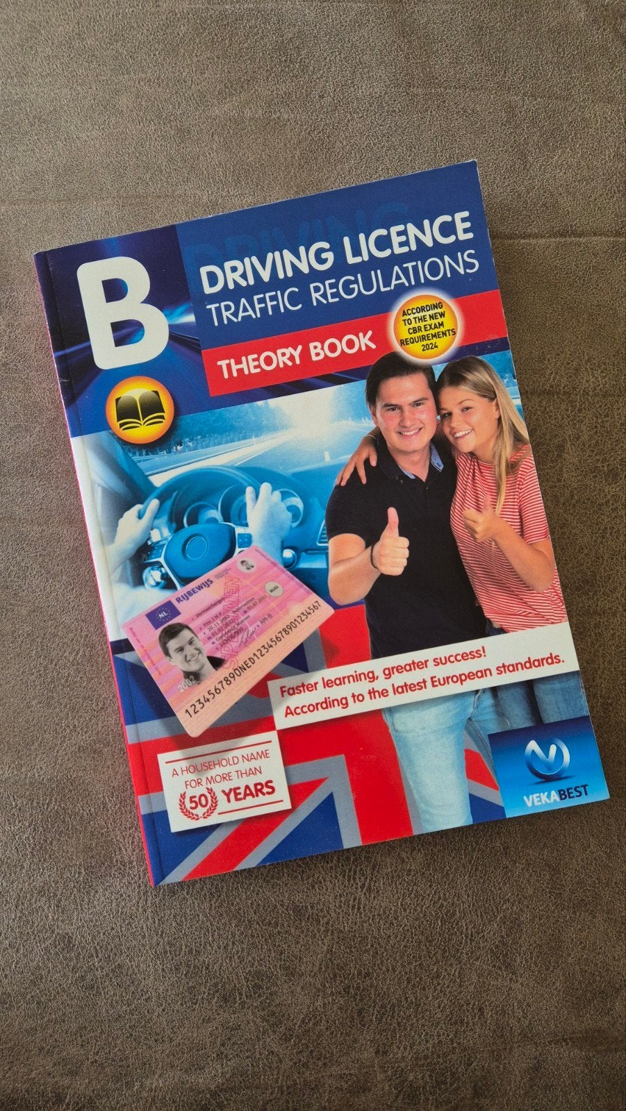 VekaBest Rijbewijs B Theorieboek - Driving Licence, Boeken, Ophalen of Verzenden, Nieuw, Overige niveaus, VekaBest Verkeersleermiddelen BV