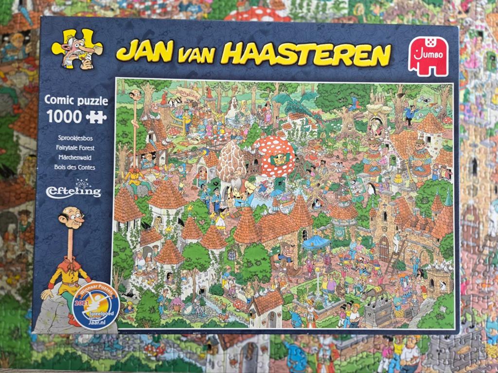 Jan van Haasteren - Efteling Sprookjesbos - 1000 stukjes, Hobby en Vrije tijd, Denksport en Puzzels, Ophalen of Verzenden, 500 t/m 1500 stukjes
