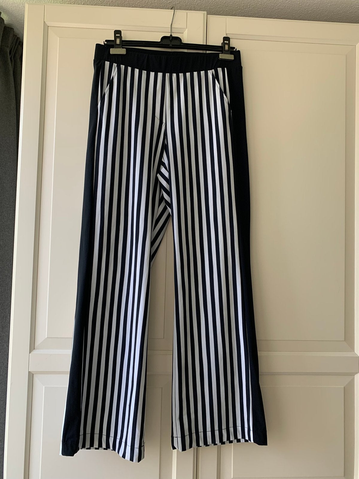 Studio Anneloes broek donkerblauw wit travelstof mt M, Maat 38/40 (M), Blauw, Ophalen of Verzenden, Zo goed als nieuw