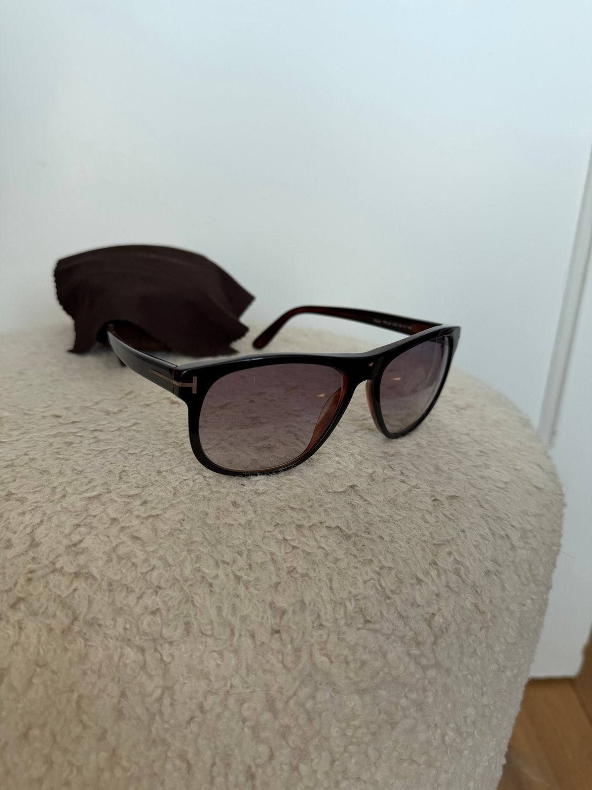 Tom Ford Zonnebril Olivier  - Stijlvol en Tijdloos, Overige merken, Zonnebril, Zwart, Ophalen of Verzenden