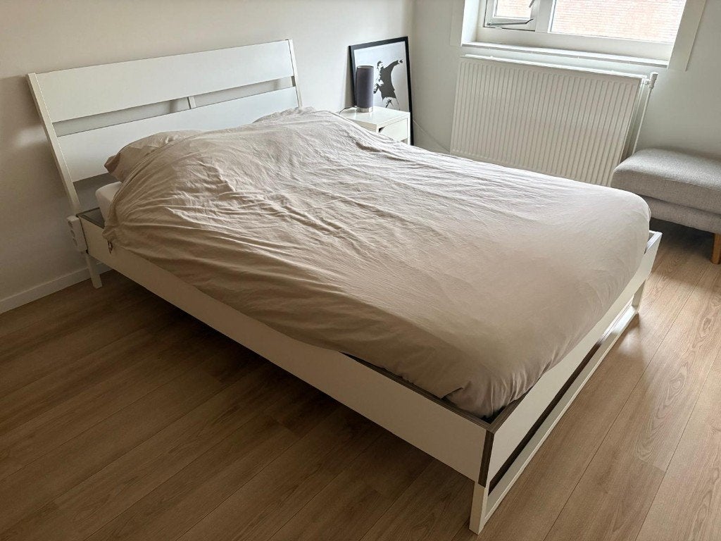 Wit Ikea bed, 140x200cm (uit elkaar gehaald), Ophalen, Gebruikt, Wit, Tweepersoons