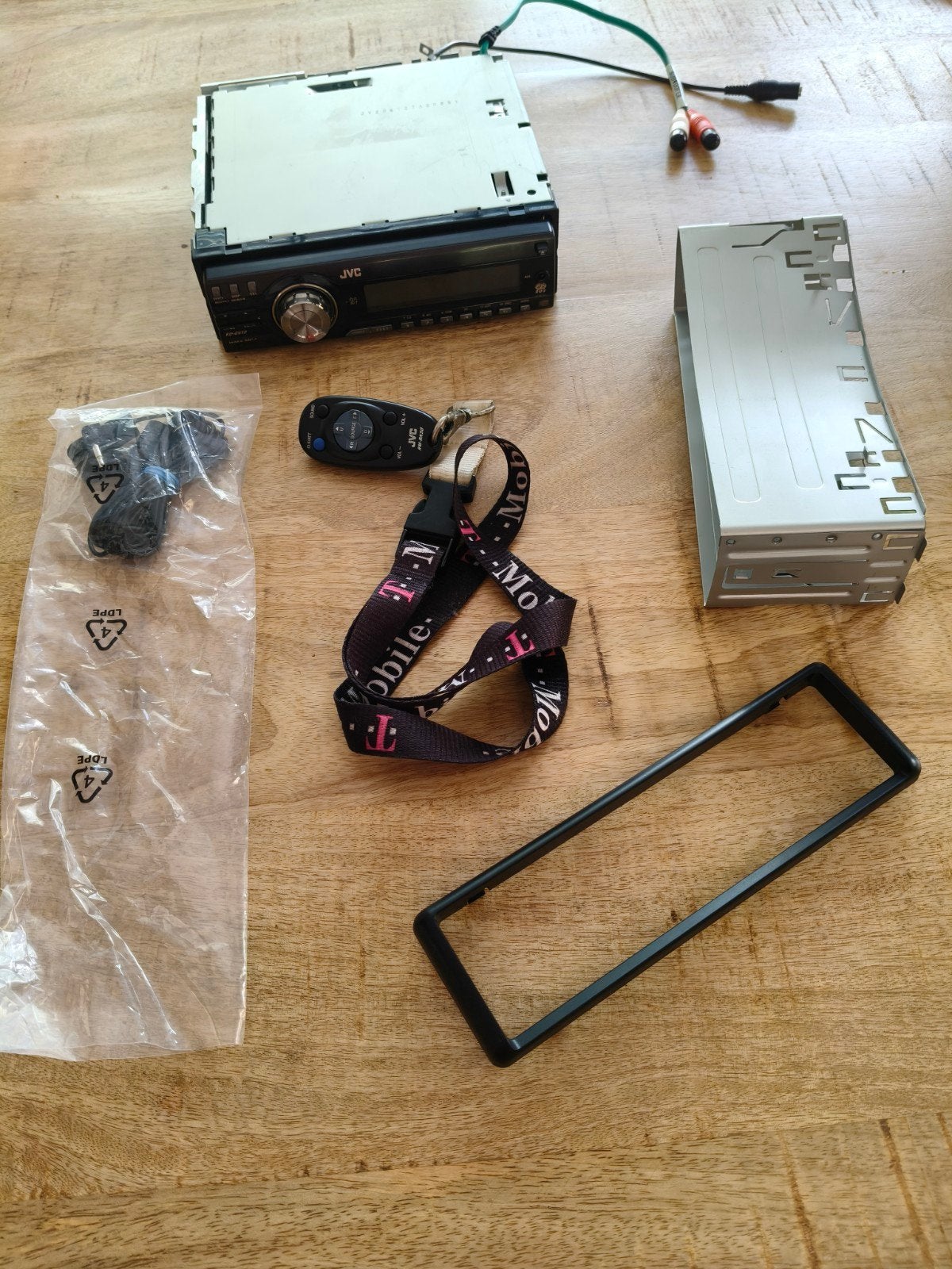 JVC radio voor auto of boot, Ophalen
