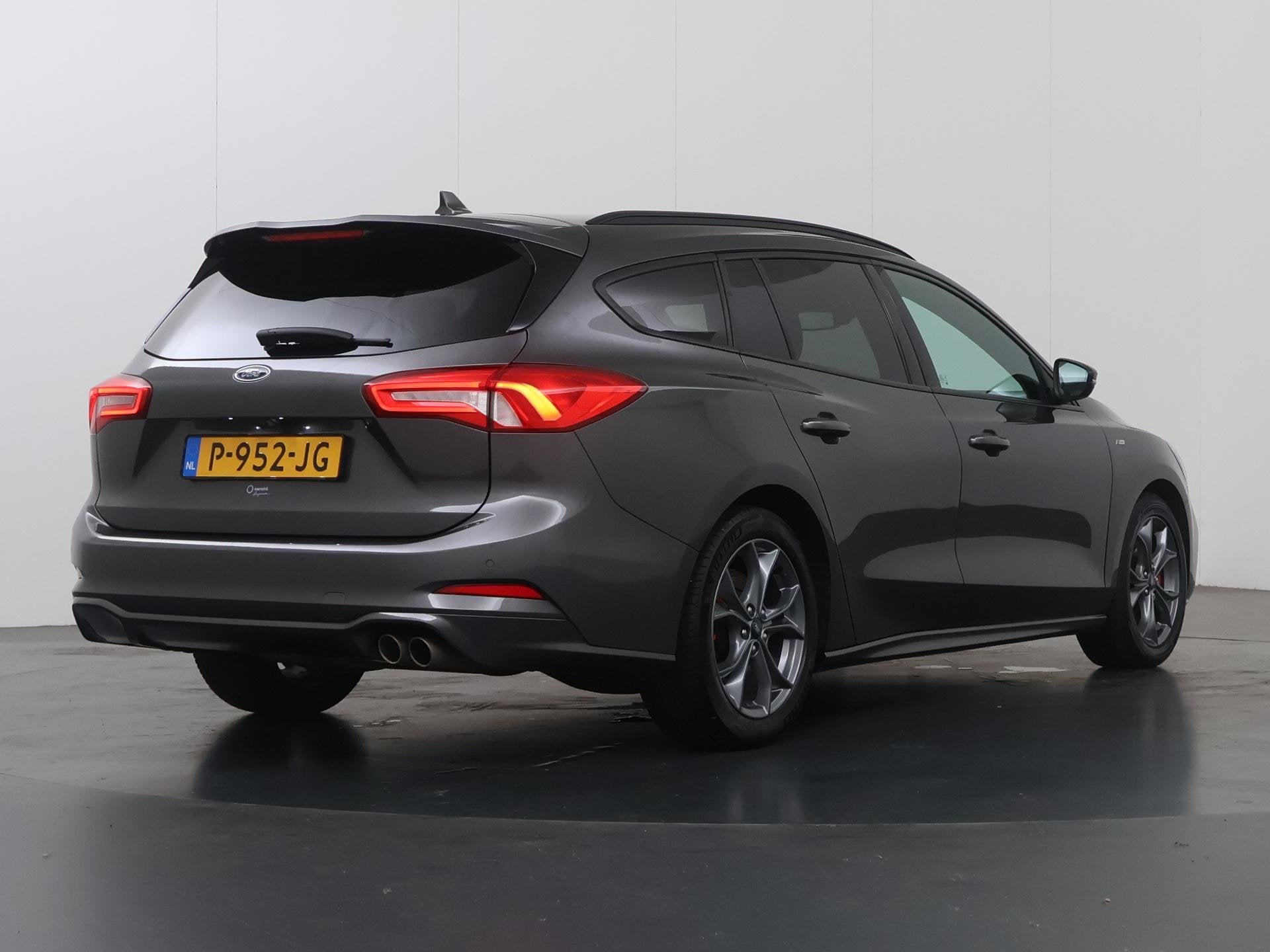 Ford Focus Wagon 1.0 EcoBoost Hybrid ST Line X Business | Wi, Auto's, Ford, Stof, Gebruikt, 19 km/l, 66 €/maand