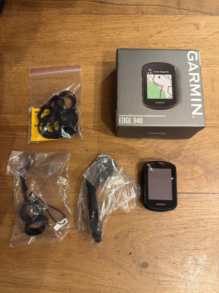 Garmin Edge 840, Fietsen en Brommers, Fietsaccessoires | Fietscomputers, Ophalen of Verzenden, Draadloos, Zo goed als nieuw