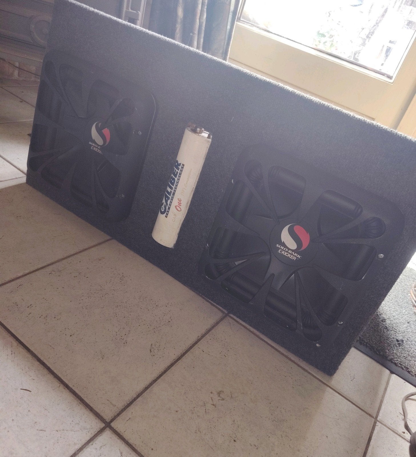 subwoofer 2x10 inch kicker solo baric s10L7 

2x600 Rms  2x1, Ophalen of Verzenden, Zo goed als nieuw
