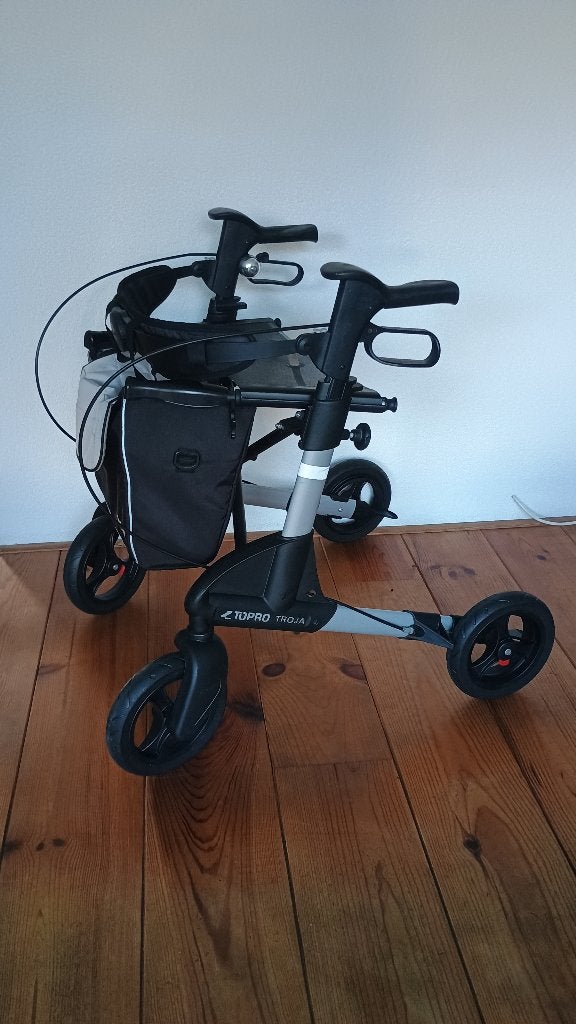 Mooie Topro Troja lichtgewicht rollator incl. rugsteun + bel, Ophalen, Lichtgewicht, Zo goed als nieuw