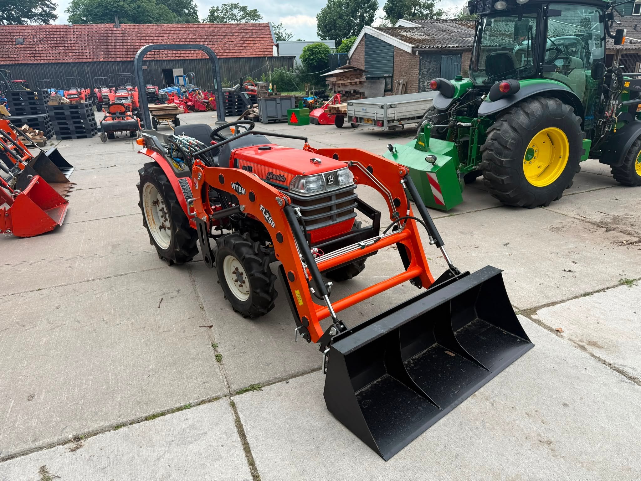Kubota GB18 met voorlader, Overige typen