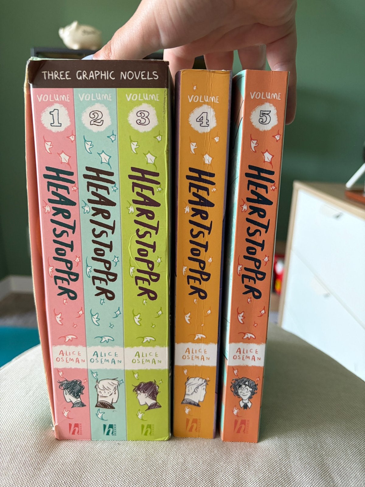 Heartstopper Volume 1-5, Ophalen of Verzenden, Gelezen, Amerika