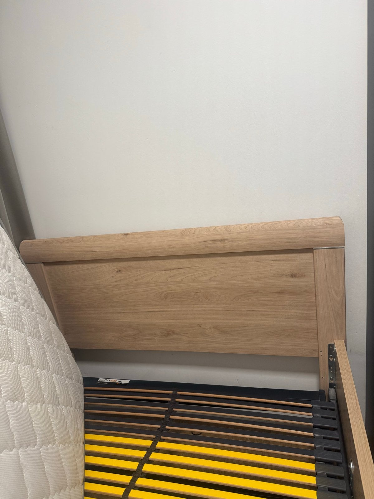 Elektrisch verstelbaar bed 120x200 cm met lattenbodem, Ophalen, Verstelbaar, Zo goed als nieuw, 120 cm