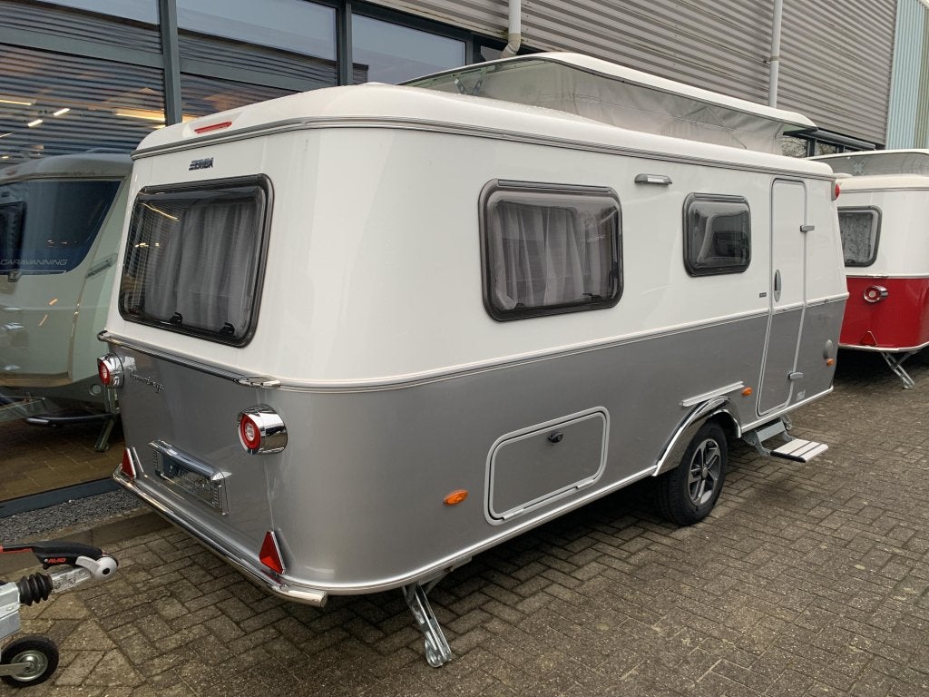 Eriba Touring Legend 642 Comfort en Elektro pakket, Standaardzit, Bedrijf, 5 tot 6 meter, Eriba