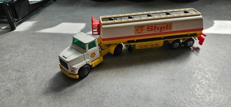 Matchbox K16/18 Ford LTS Series Tractor 1973 & K115 tanker, Ophalen of Verzenden, Gebruikt