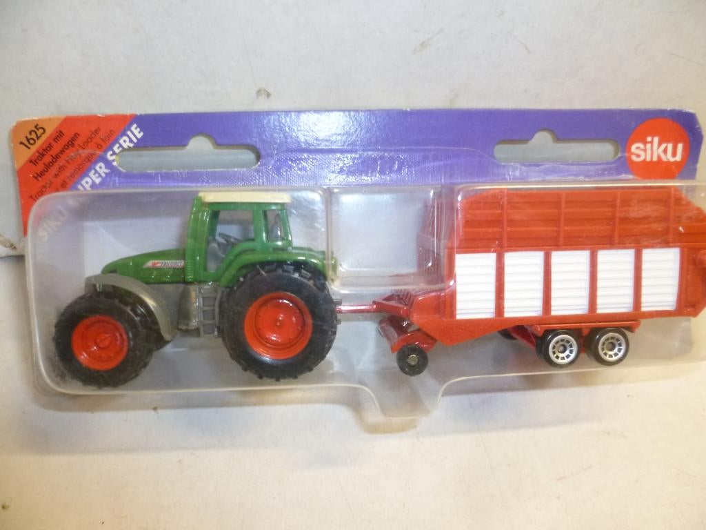 Siku 1625 Fendt Favorit 926 met Hooiwagen Landbouw modelauto, Ophalen of Verzenden, Nieuw, Tractor of Landbouw