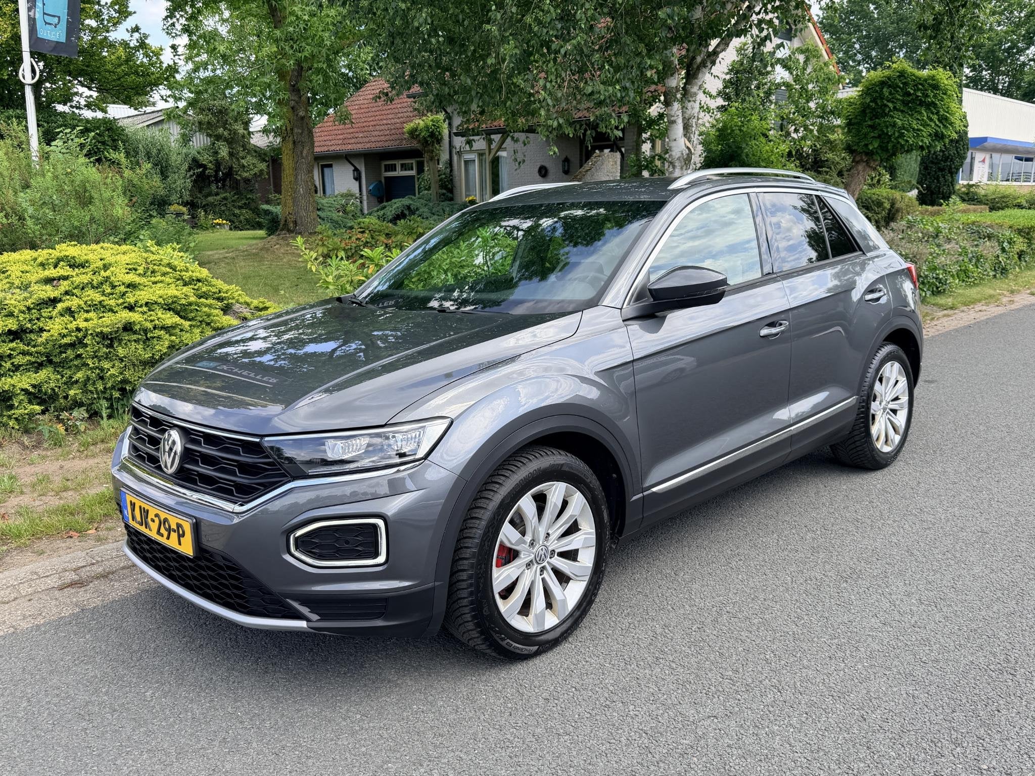 Volkswagen T-Roc 2.0 TSI DSG 190PK 4Motion•ACC•Trekhaak, Auto's, Volkswagen, Automaat, Gebruikt, 1984 cc, Bedrijf