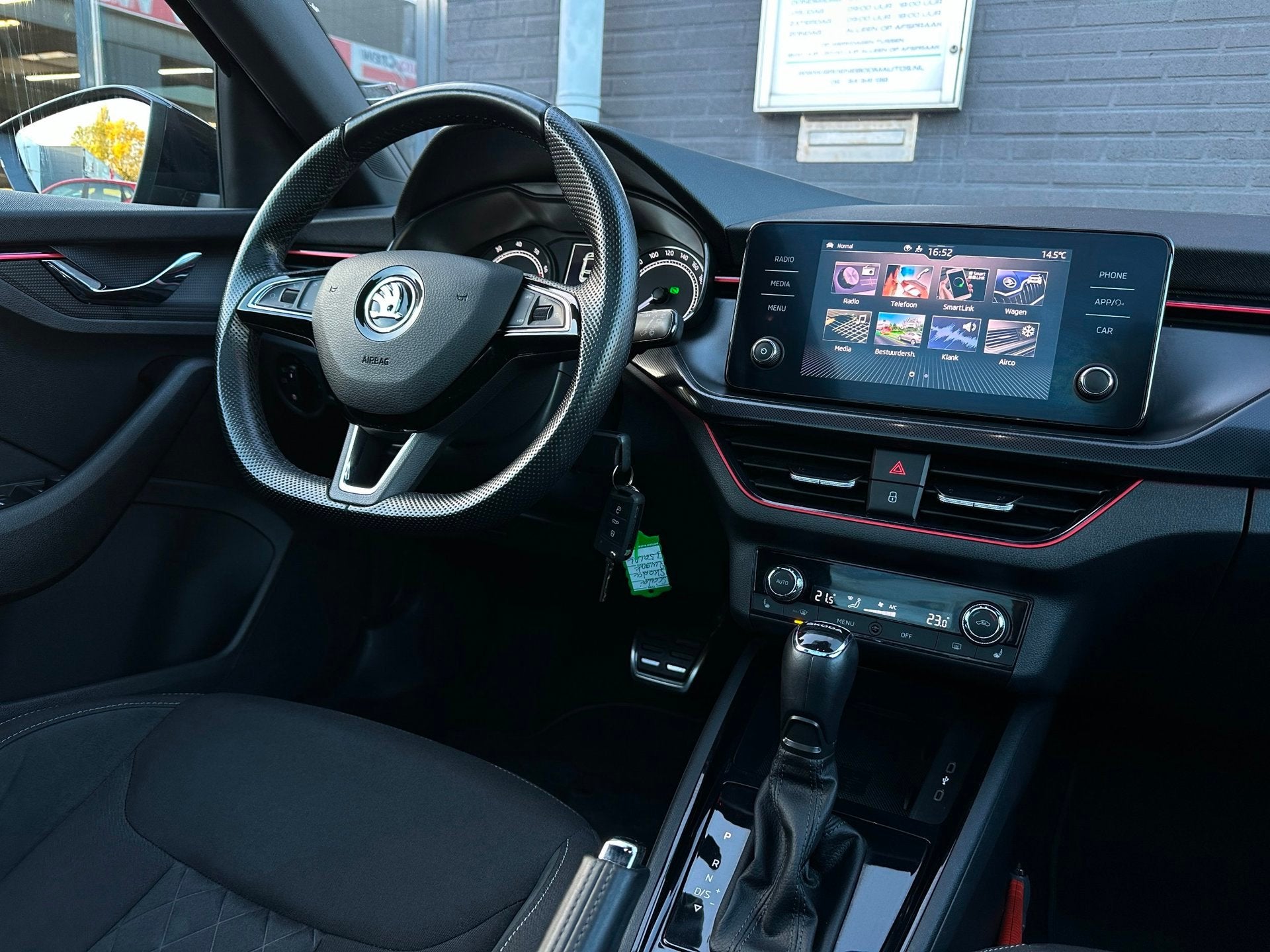 Skoda Scala 1.0 TSI Sport Business/PANO-DAK/CARPLAY/NL-AUTO, Auto's, Scala, Euro 6, Origineel Nederlands, 600 kg