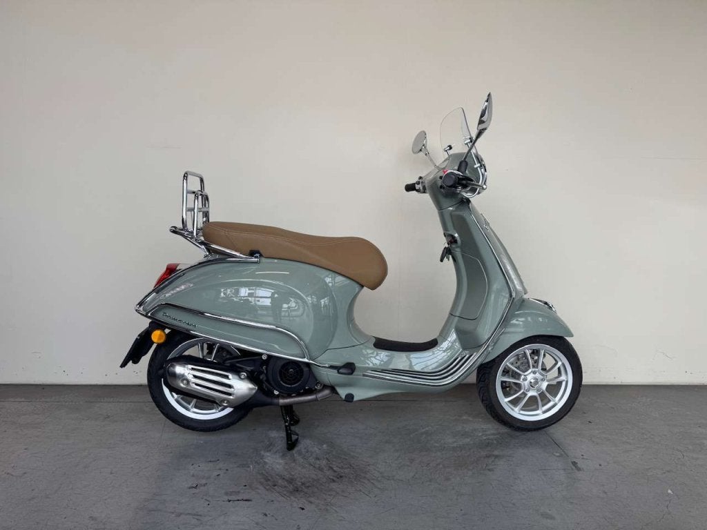 Vespa Primavera 125CC Misty Pearl Green, 2023, Custom, Motoren, Niet ingevuld, Scooter, Occasion, Bedrijf