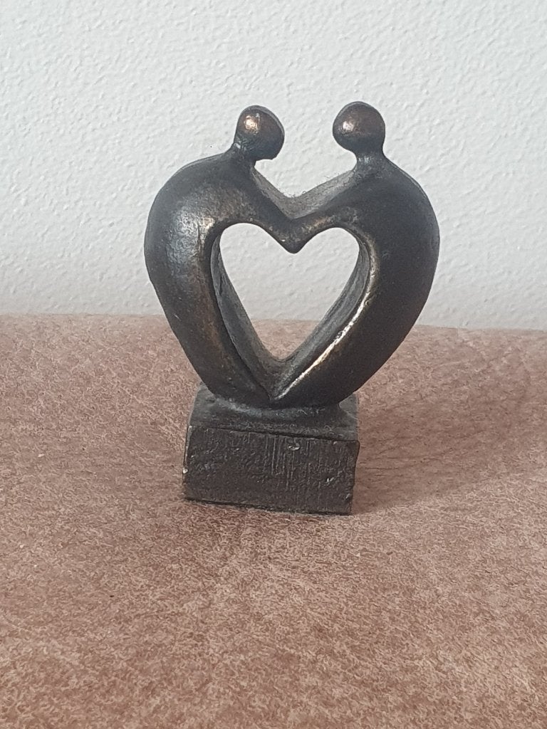 beeldje Hart  voor elkaar brons Corrie Ammerlaan van Niekerk, Ophalen, Brons, Beeld