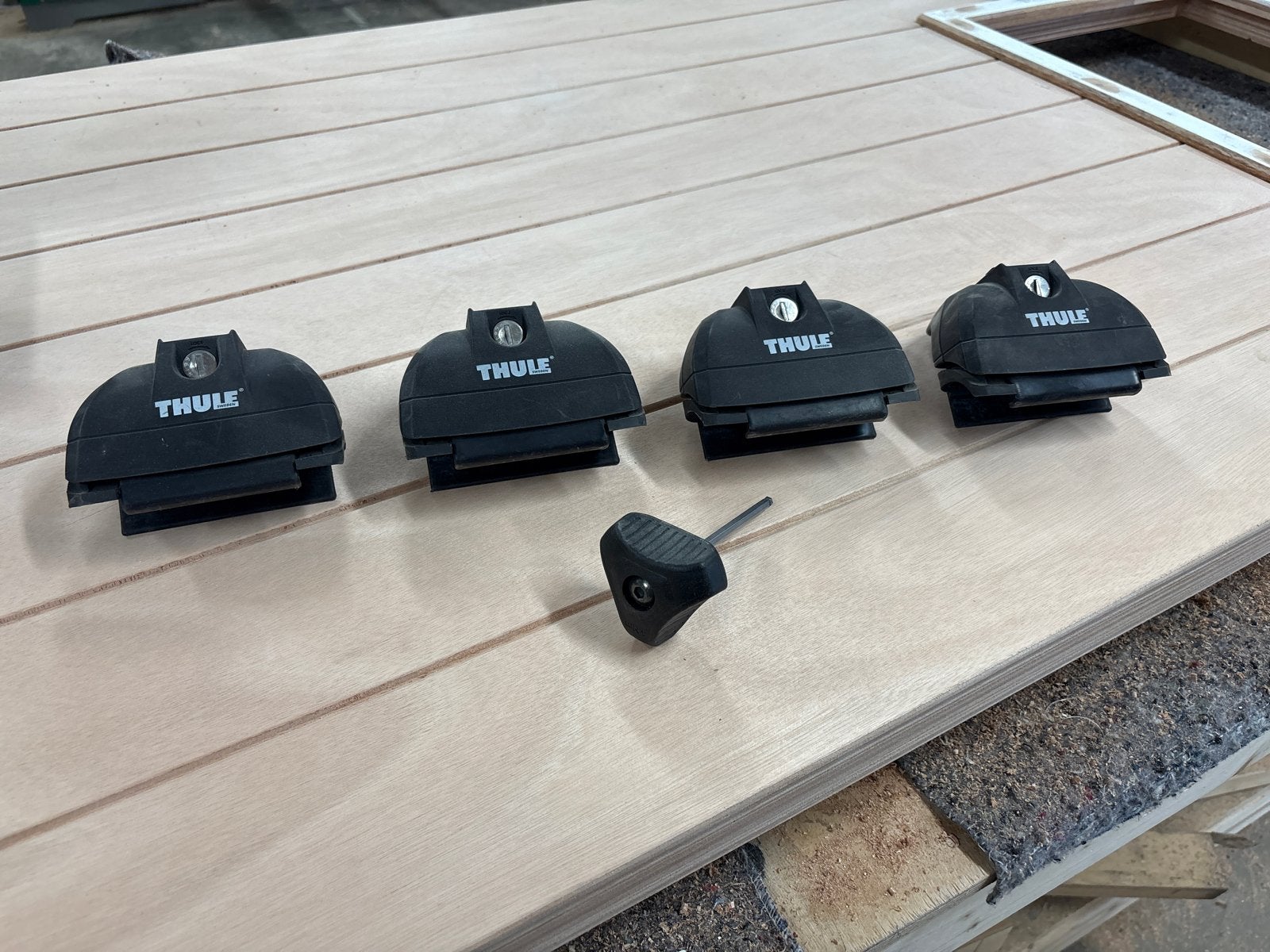 Thule dakdrager voetenset 8526135001, Auto diversen, Dakdragers, Ophalen, Gebruikt