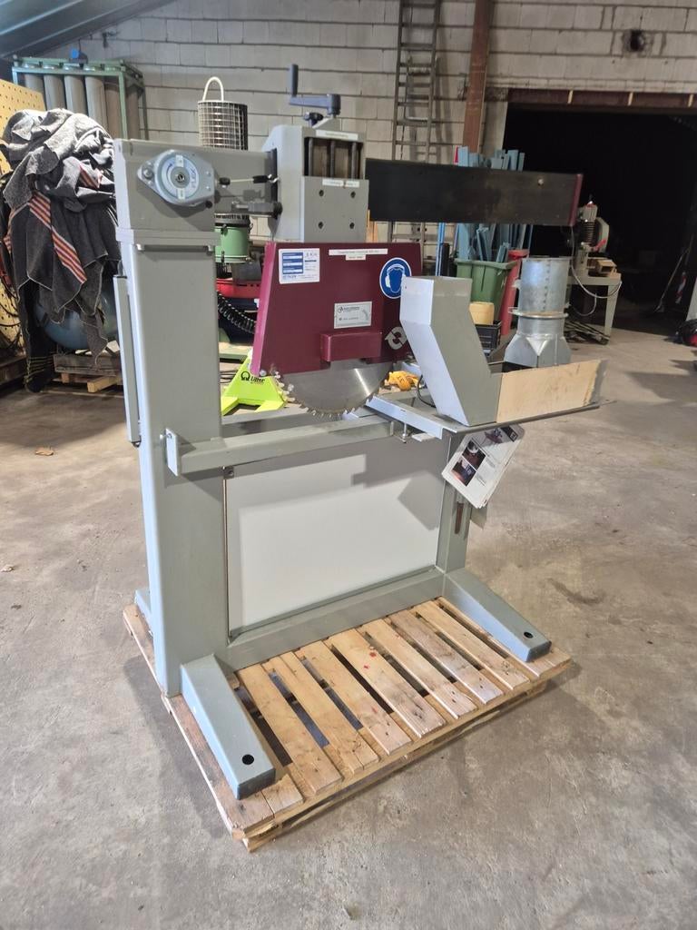 Harwi 625 h afkortzaag radiaalzaag, Doe-het-zelf en Verbouw, Gereedschap | Zaagmachines, Gebruikt, 70 mm of meer, Ophalen of Verzenden
