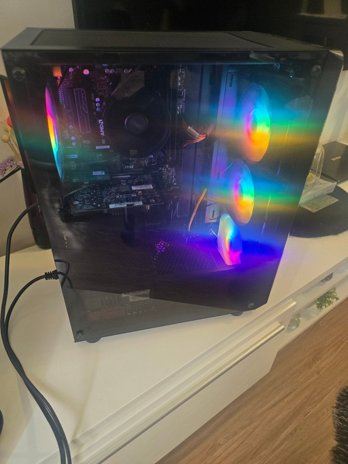 Gaming PC AMD Ryzen 7 2700, 8GB RAM, GTX 1050 Ti, 585GB, Gebruikt, 8 GB, AMD Ryzen 7 2700 Eight-Core Processor, HDD