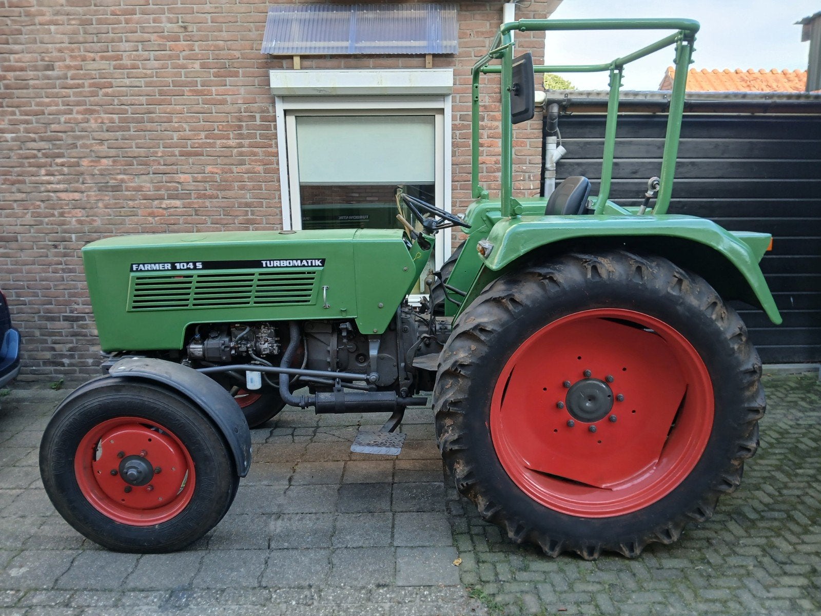 leuke Fendt 104s met kenteken. köla balenpers, grondschaaf., Ophalen, Gebruikt, Tot 80 Pk, Fendt