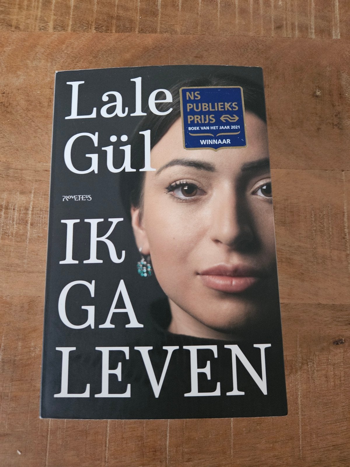 Ik Ga Leven - Lale Gül (Zo goed als nieuw), Ophalen of Verzenden, Zo goed als nieuw, Lale Gül