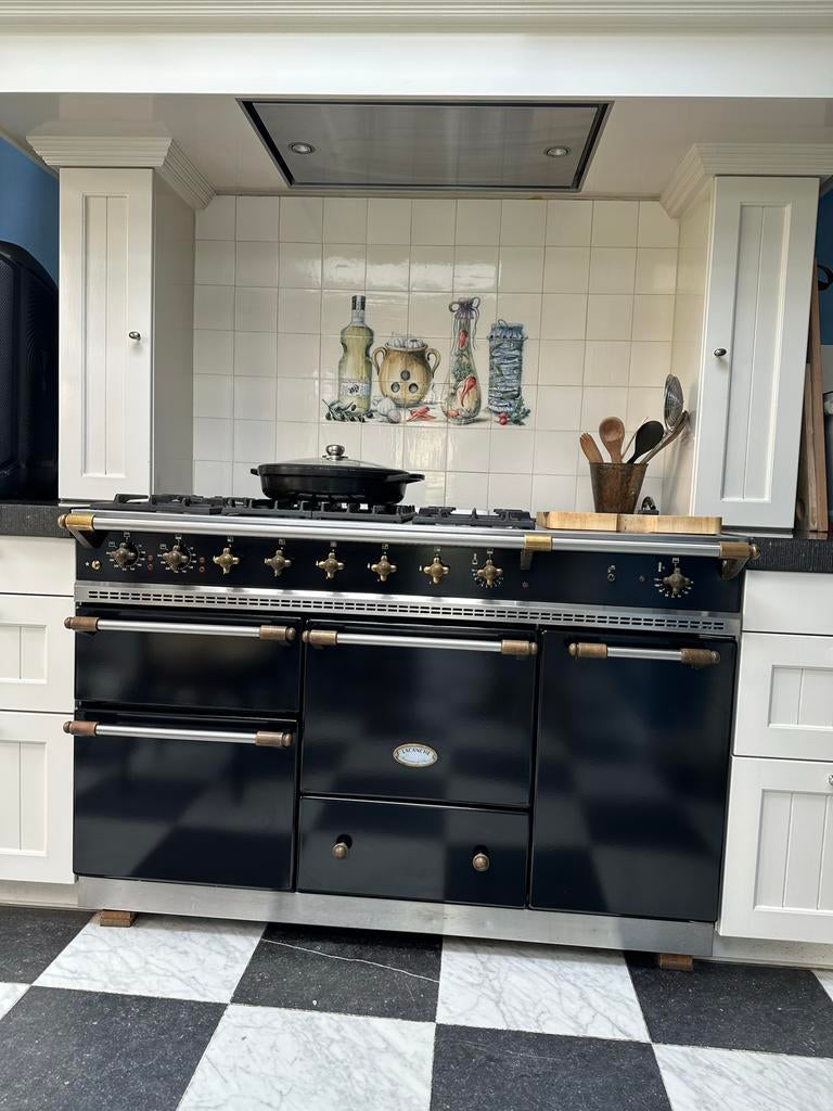 Lacanche Fornuis - Zwart met Messing Details, Huis en Inrichting, Keuken | Complete keukens, Ophalen, Zo goed als nieuw, Zwart