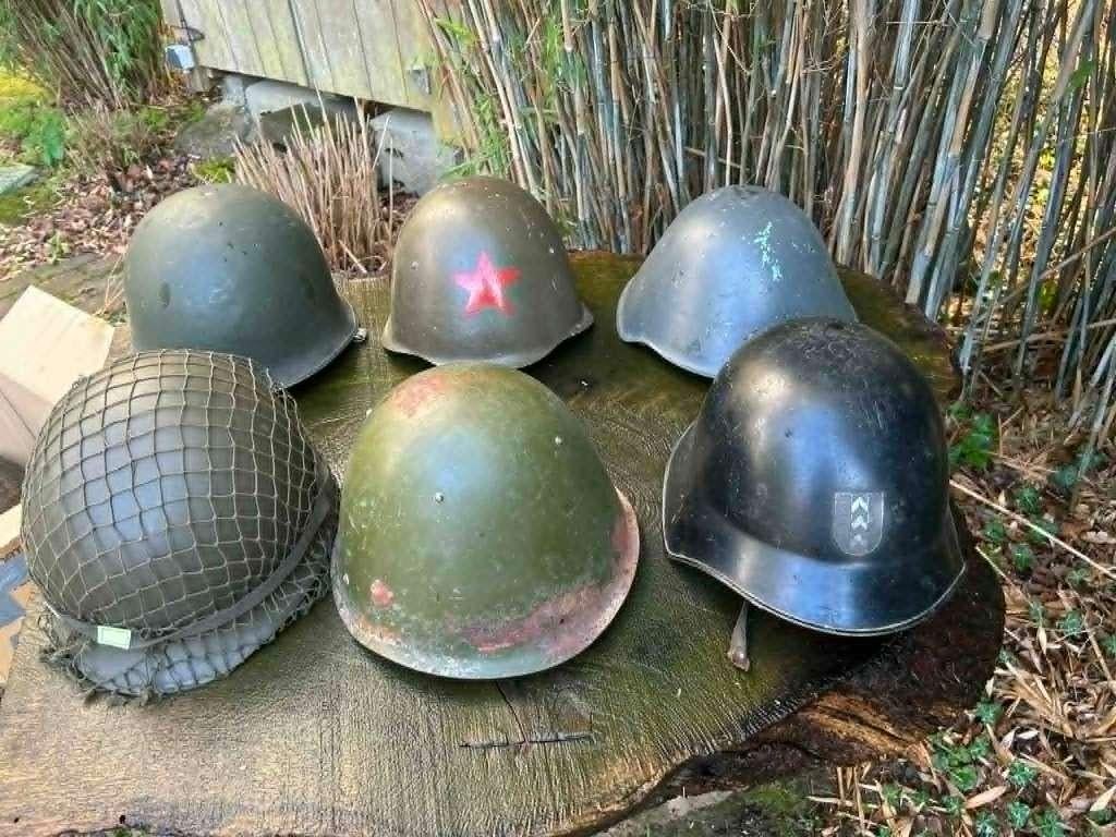 set helmen, Verzamelen, Militaria | Algemeen, Landmacht, Helm of Baret, Nederland, Ophalen of Verzenden