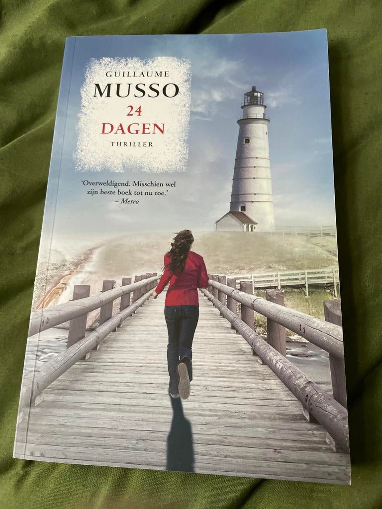24 Dagen - Guillaume Musso, Ophalen of Verzenden, Gelezen, Europa overig