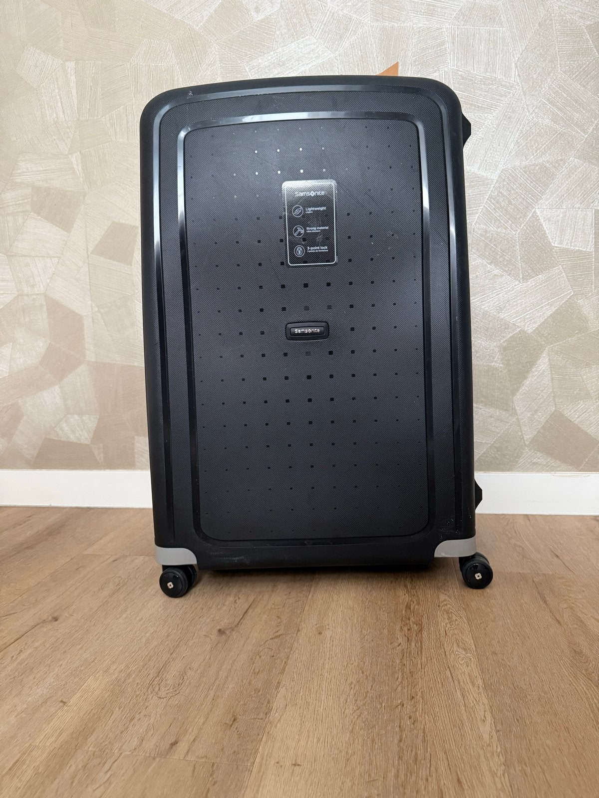 Samsonite S'Cure Spinner 81/30 Zwarte Koffer - Nieuw, Sieraden, Tassen en Uiterlijk, Koffers, Ophalen, Hard kunststof, 45 tot 55 cm