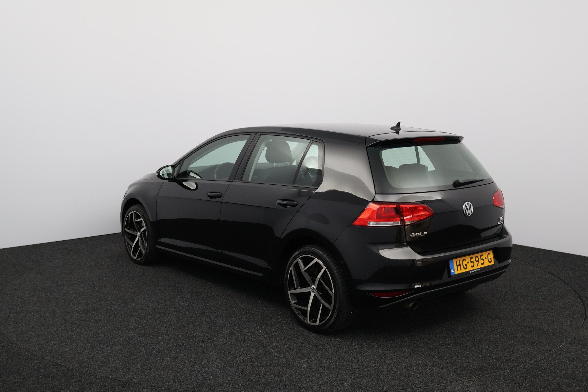 Volkswagen Golf 1.2 TSI Business/ 18'' LMV/ Adaptive Cruise/, Auto's, Euro 5, Stof, Gebruikt, Zwart