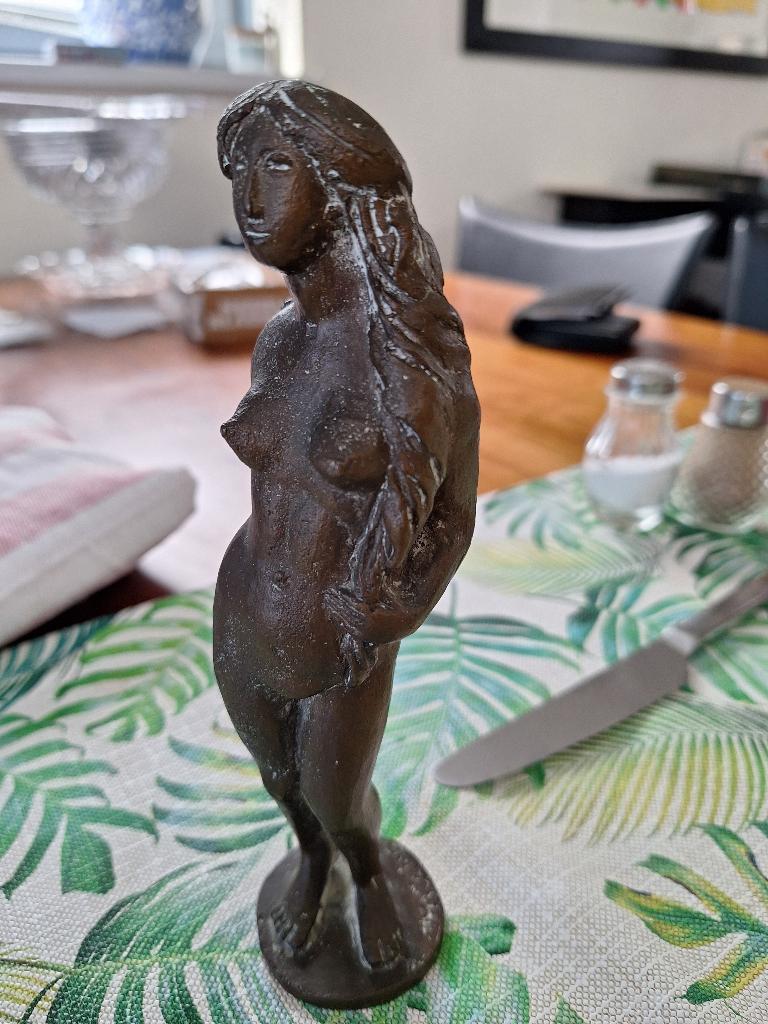 Bronzen beeld gesigneerd 19cm, Antiek en Kunst, Ophalen of Verzenden, Brons