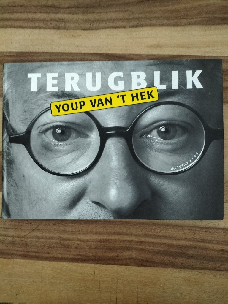 Youp van 't Hek - Terugblik (Boek + 2 krasvrije CD's), Boeken, Kunst en Cultuur, Ophalen of Verzenden, Zo goed als nieuw, Youp van 't Hek