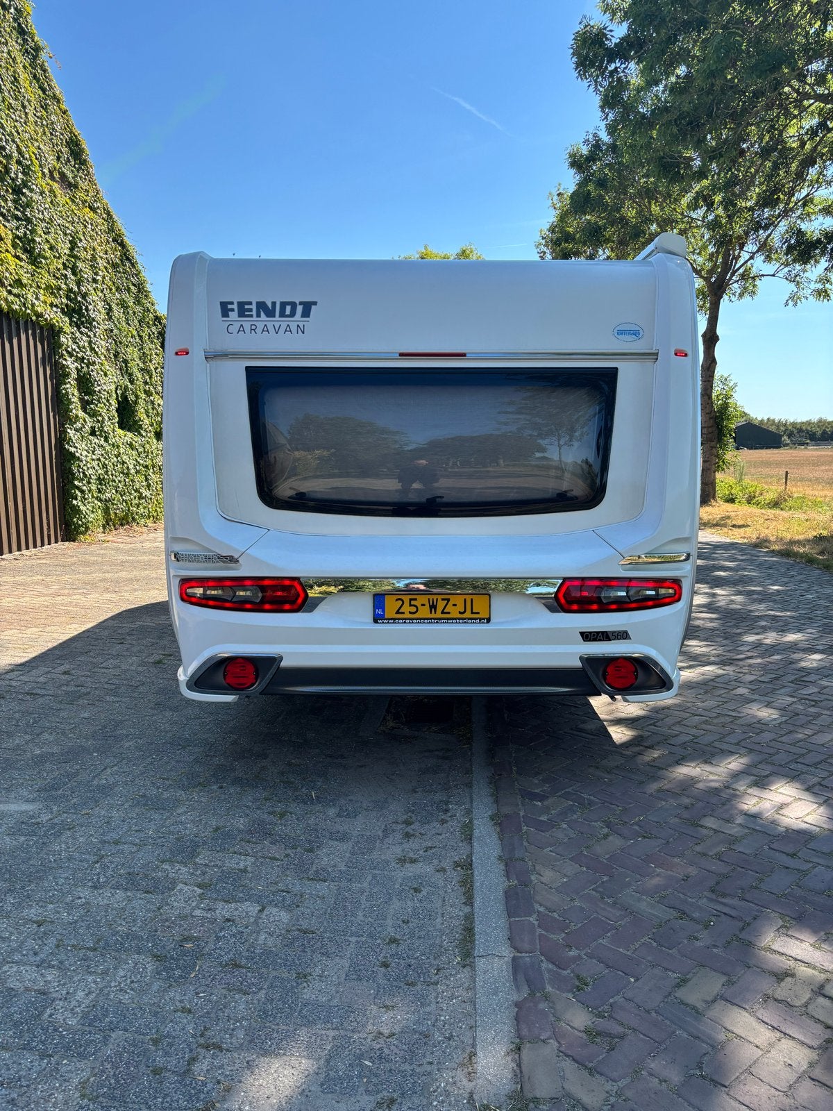 Fendt Opal 560 SRF - Luxe caravan vol opties, Rondzit, Frans bed, Airco, Particulier