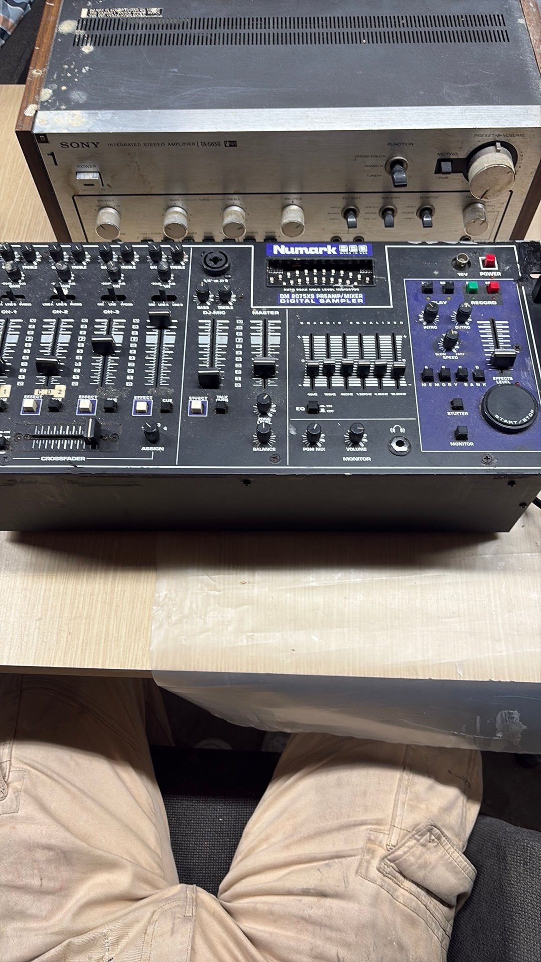 Numark DM 2075XE Preamp/Mixer met Digital Sampler, Muziek en Instrumenten, Mengpanelen, Gebruikt, R, Minder dan 5 kanalen, Microfooningang