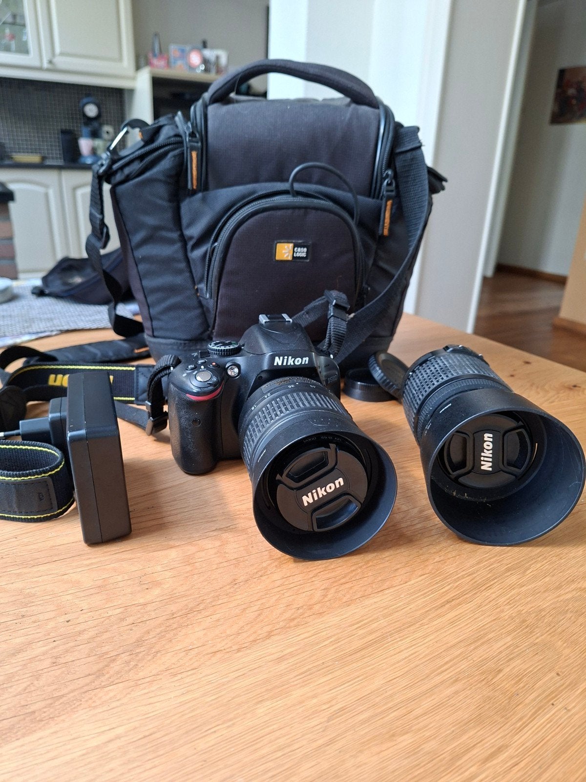 Nikon D5100 met standaard lens en telelens, Ophalen, Spiegelreflex, Ingebouwde flitser, Zo goed als nieuw