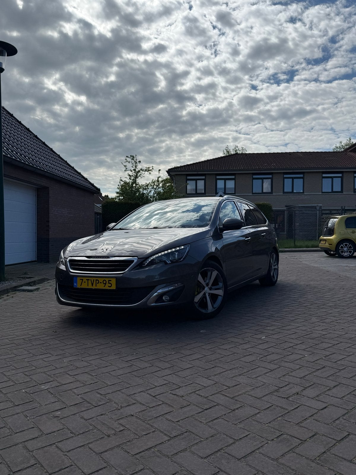 Peugeot 308 1.2 Puretech 130pk S&S 2014 Beige, Auto's, Voorwielaandrijving, 1199 cc, 1165 kg, Beige