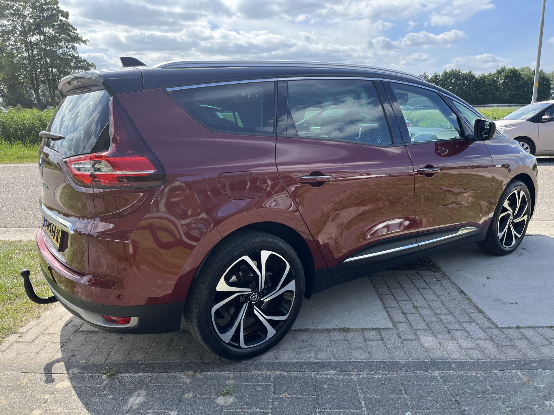 Renault Grand Scénic TCe 132 PK Bose / Dealer onderhouden /, Auto's, Voorwielaandrijving, Gebruikt, Euro 6, 4 cilinders