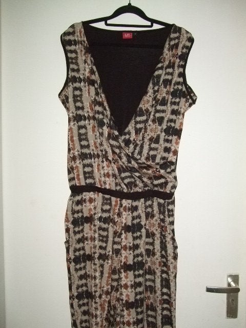 jumpsuit van Liv maat L € 10,00, LIV, Ophalen of Verzenden, Zo goed als nieuw, Maat 42/44 (L)