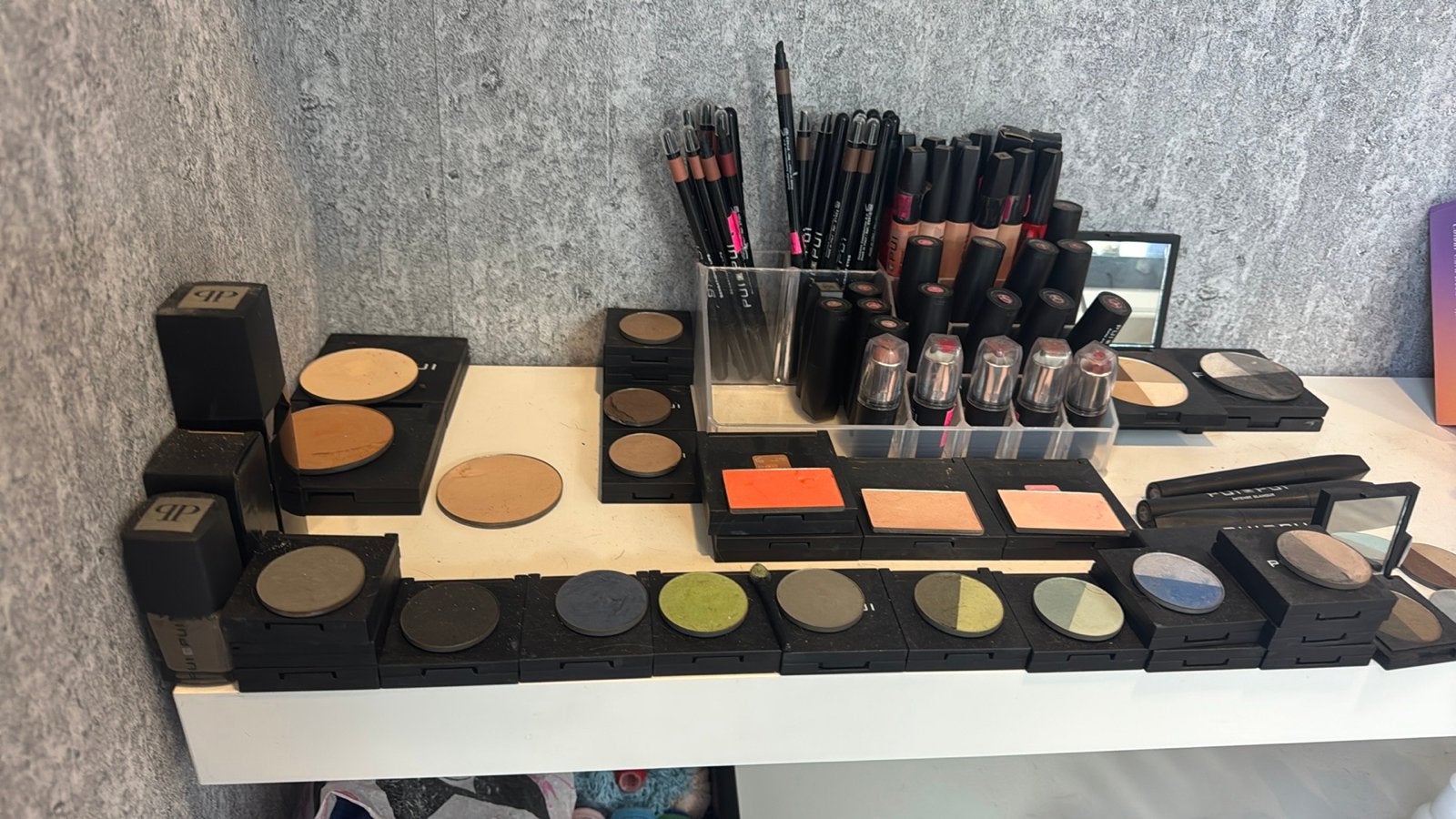 Grote collectie PUI PUI make-up. Met nieuw + testers, Ophalen, Gebruikt, Make-up, Overige kleuren
