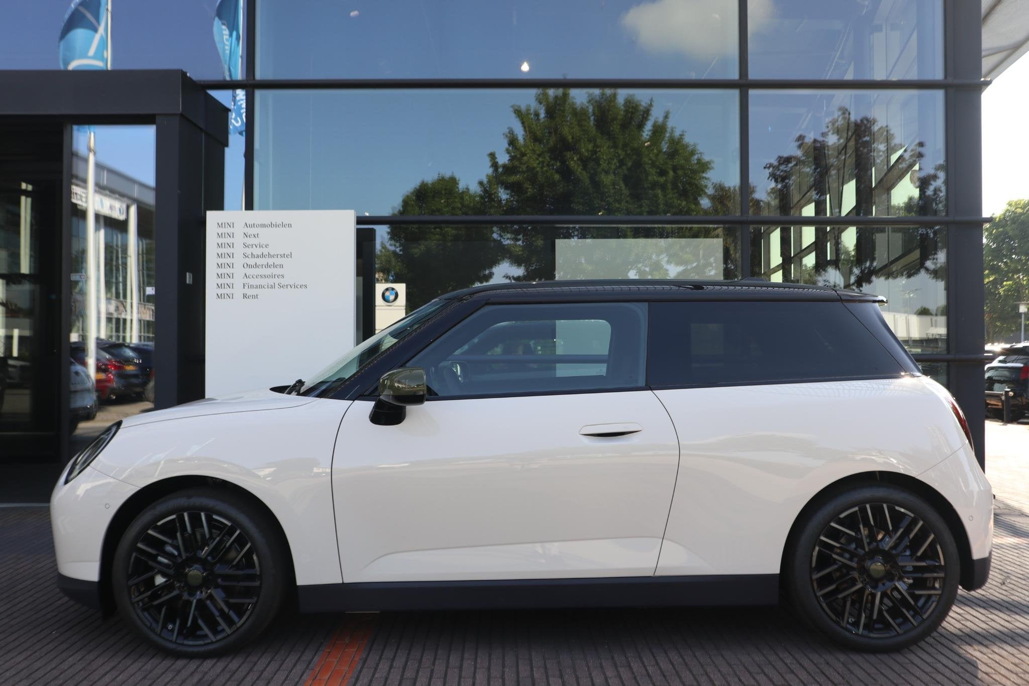 MINI 3-Deurs Cooper SE | Paul Smith + Pakket M, 4 stoelen, Leder en Stof, Mini Electric, 218 pk
