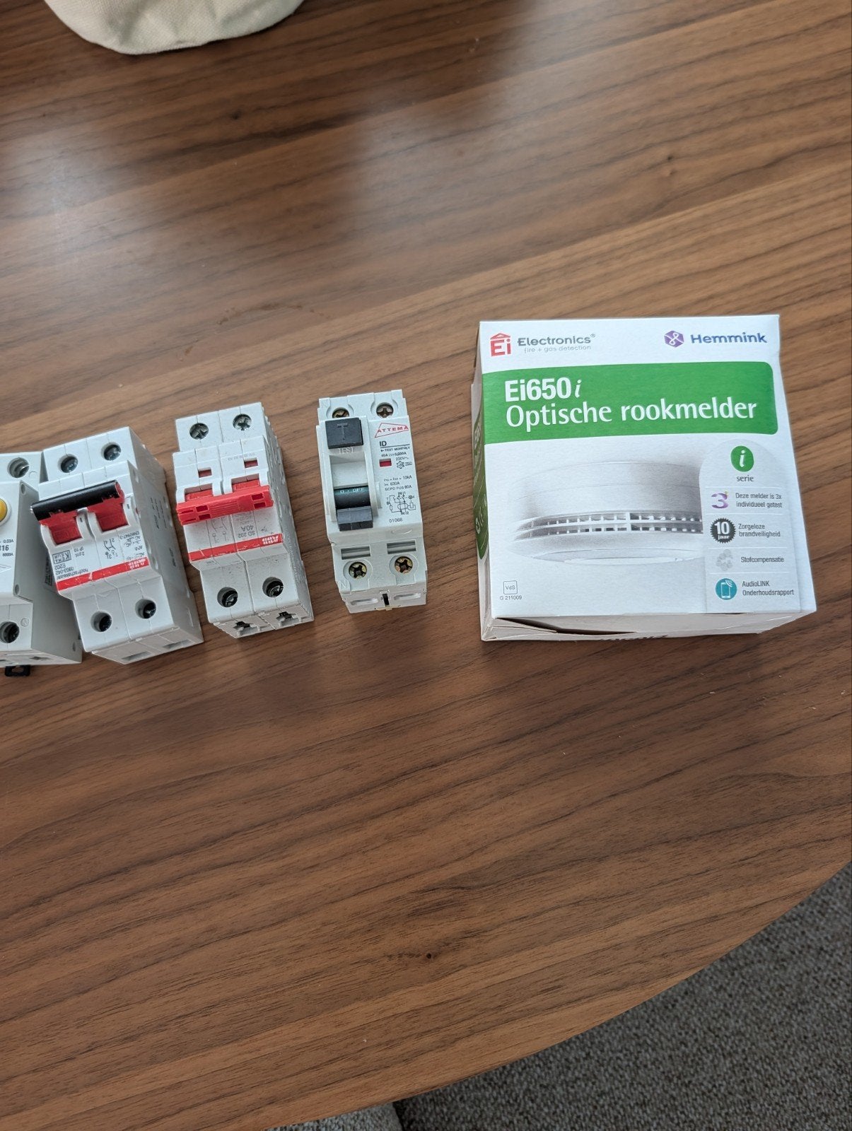 Rookmelders en diverse groepenkast componenten, Gebruikt, Detector, Sensor of Melder, Ophalen of Verzenden, Rook