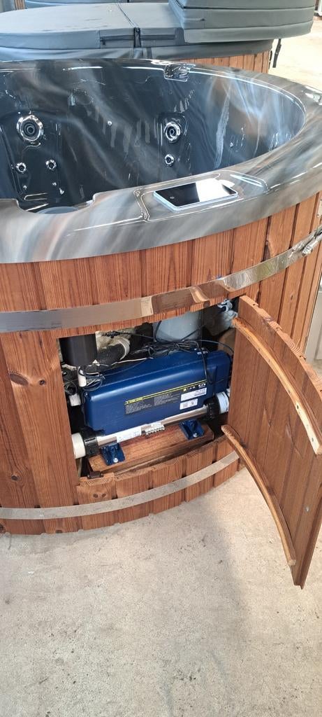 Hottub hybride (hout+elektrisch) 200 cm, jets, LED, thermo, Ophalen, Nieuw, Wellnessandgarden, 7251MZ Vorden