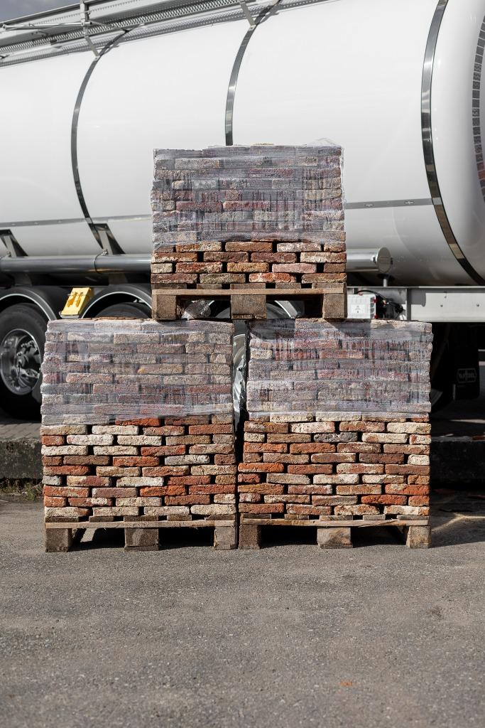 Antieke rode handvorm rijntjes rijnstenen ca 18x4 3.500 st!, Ophalen of Verzenden, Gebruikt, Bakstenen