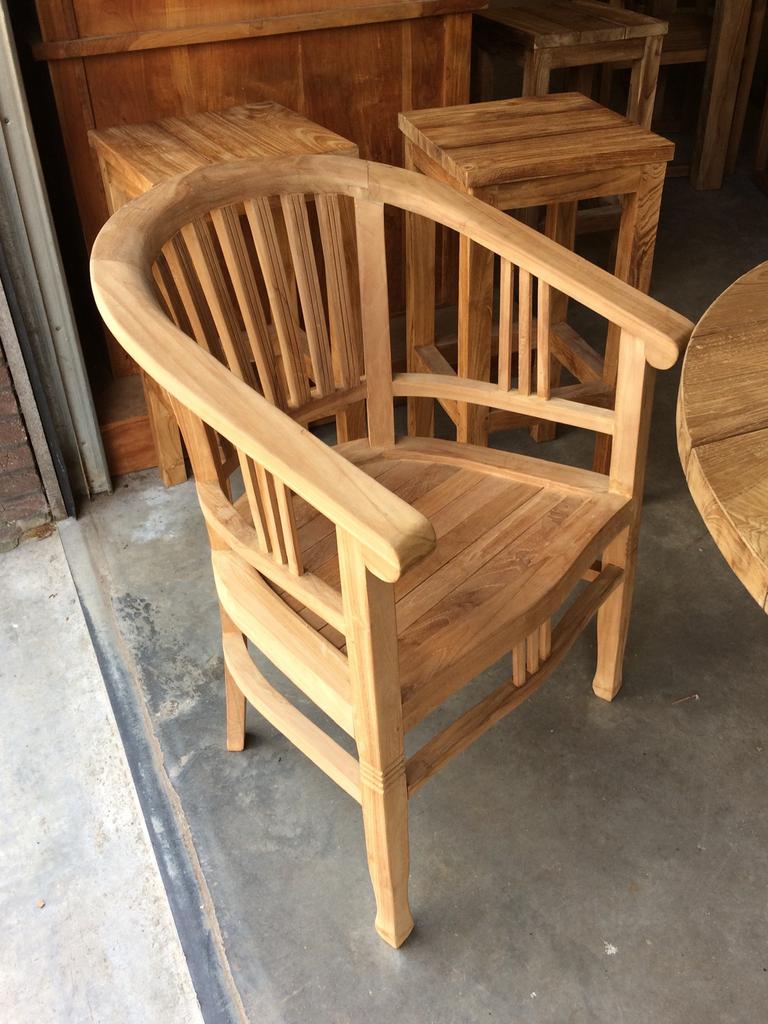 Foto 15 van Groot Assortiment Teak Tuinstoelen / Nieuw & Gebruikt