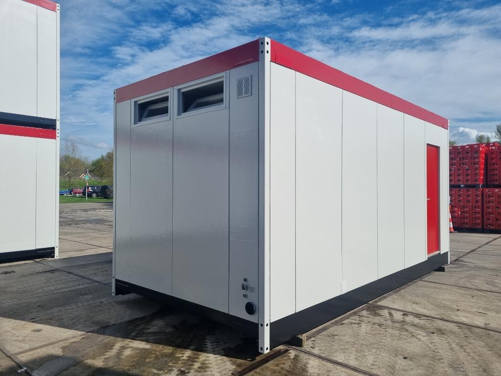 Sanitair unit 6x3 2 wc’s 3 urinoirs wastoggen Trespa wanden, Ophalen