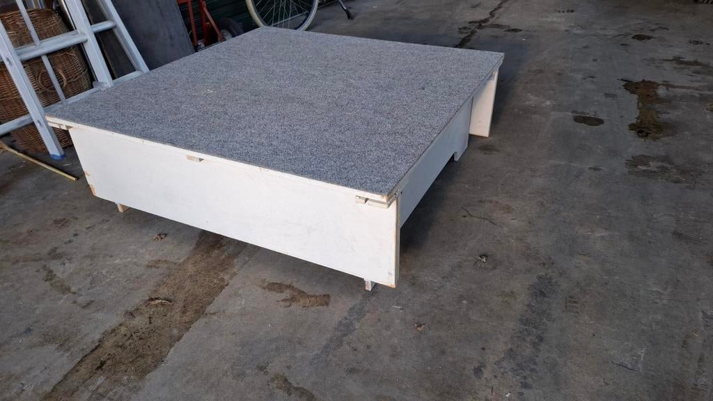 Podium delen 8x. 1.20x1,20 m TE HUUR €25 per stuk, Ophalen of Verzenden, Gebruikt